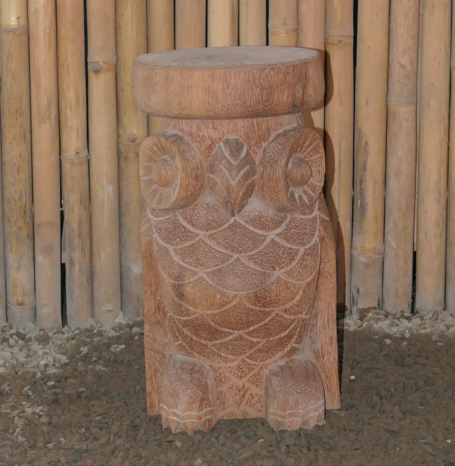  Product image 2 of the product “Owl Statue as Stool. From coconut palm 50cm Height. Approx. 25cm dia. ”
